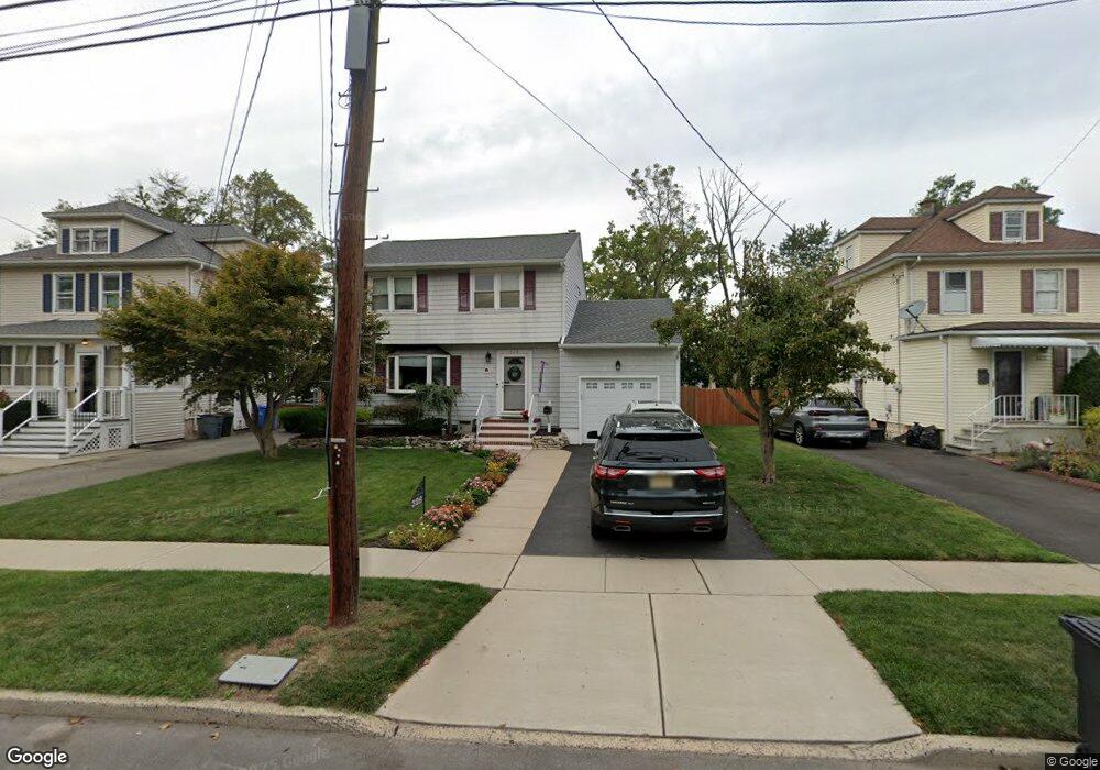 326 Oak Pw, Dunellen, NJ 08812 - photo 1