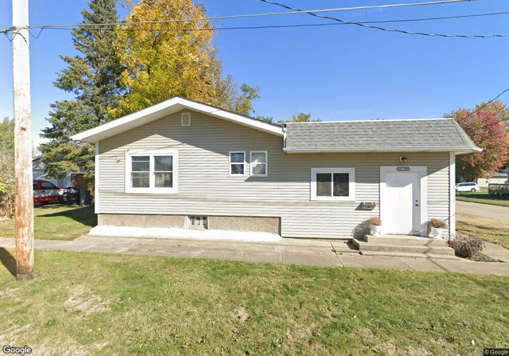 902 E 7th St N, Newton, IA 50208 - photo 1
