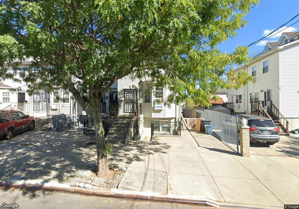 107-51 165th St unit 2nd Fl, Jamaica, NY 11433 - photo 1