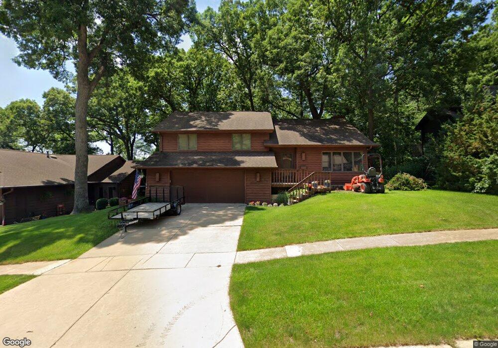2103 Linmar Dr NE, Cedar Rapids, IA 52402 - photo 1