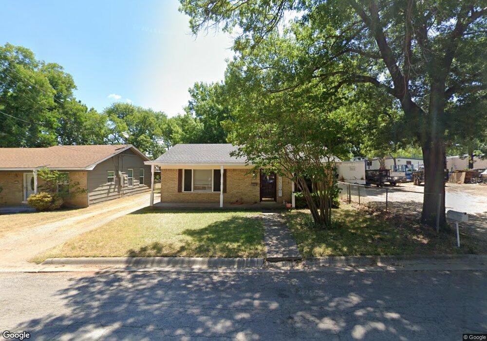 912 N Morris St, Gainesville, TX 76240 - photo 1