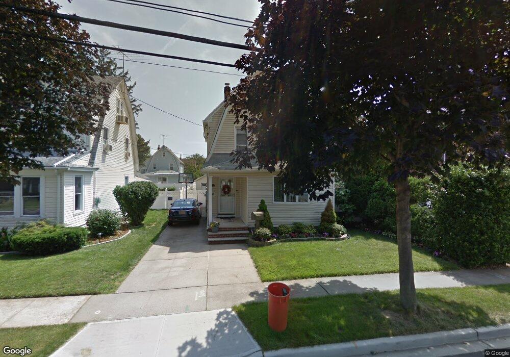 12 Geranium Ave, Mineola, NY 11501 - photo 1