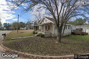 111 Village Ln, Attapulgus, GA 39815