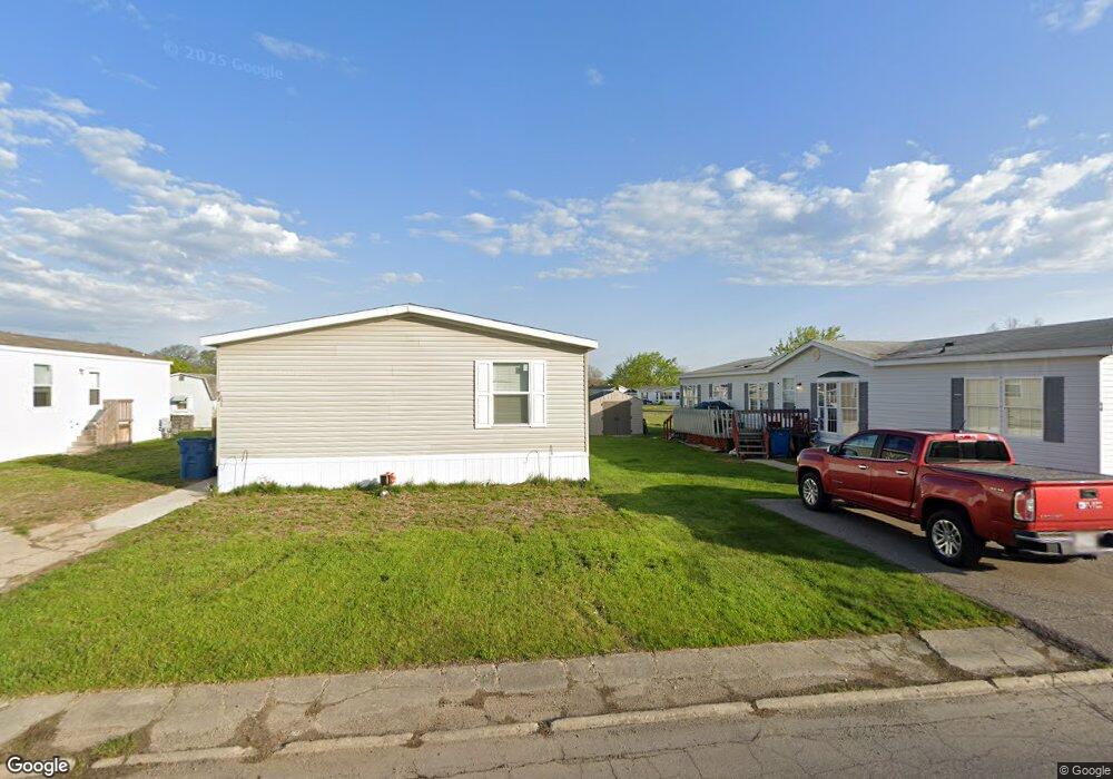 131 E Suffolk Ct, Flint, MI 48507 - photo 1