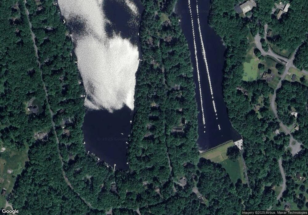 122 Hemlock Point Ct, Hawley, PA 18428 - photo 1