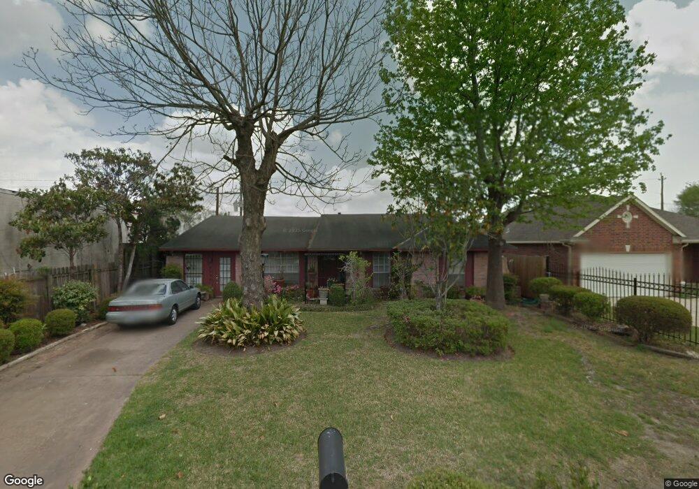 8238 Whitecastle Ln, Houston, TX 77088 - photo 1