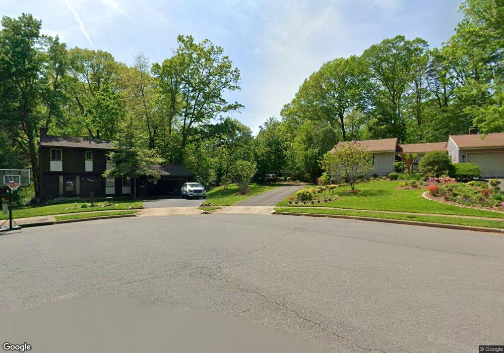 8916 Footstep Ct, Annandale, VA 22003 - photo 1