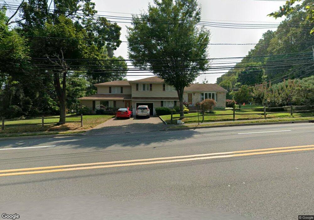 450 N Farview Ave, Paramus, NJ 07652 - photo 1