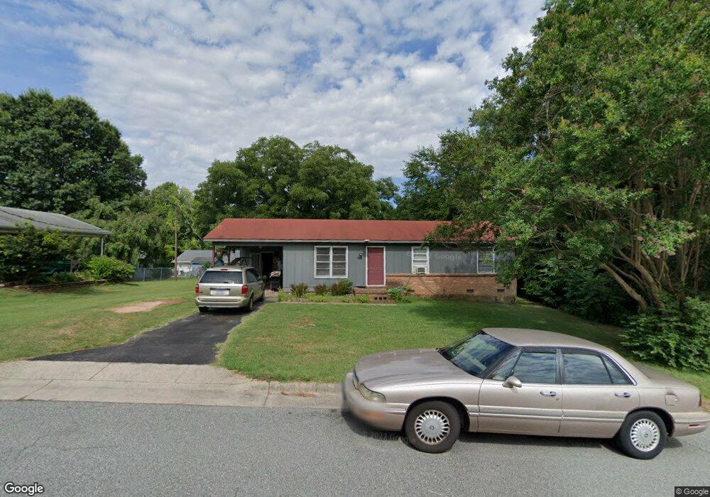 542 Sands Cir, Reidsville, NC 27320 - photo 1