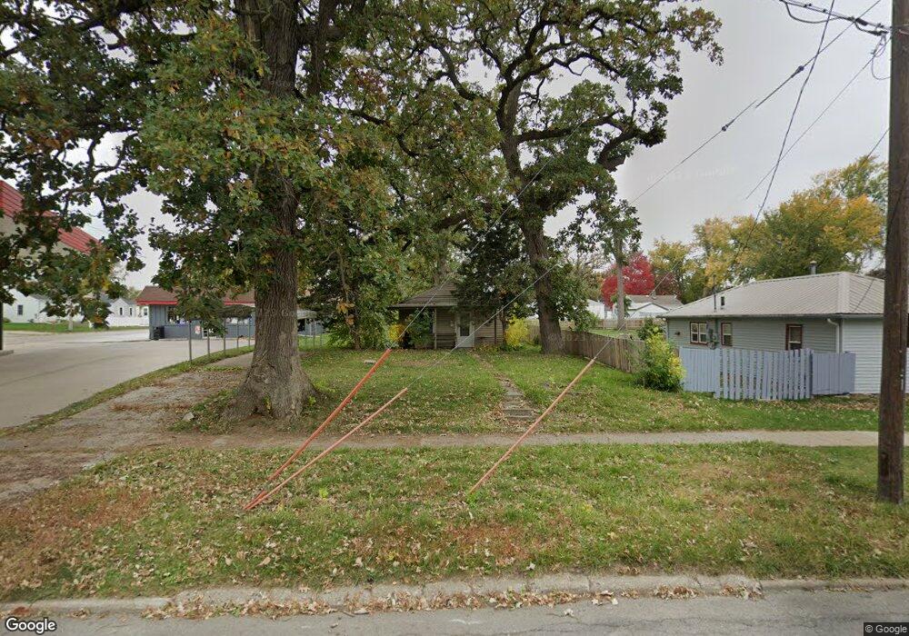 1017 W 4th St S, Newton, IA 50208 - photo 1