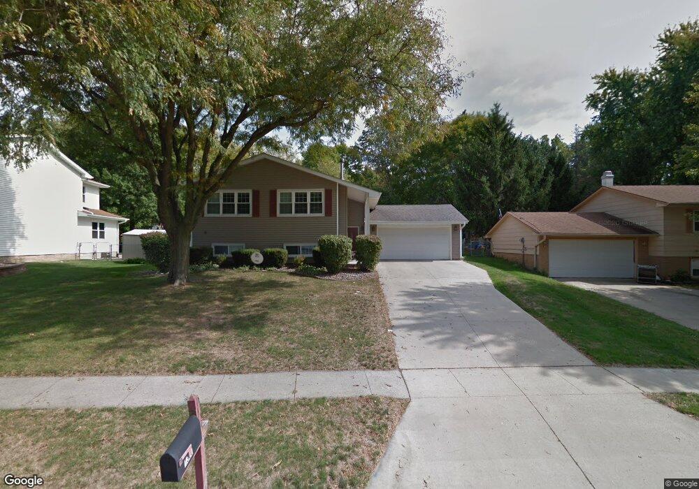 1322 W 14th St S, Newton, IA 50208 - photo 1