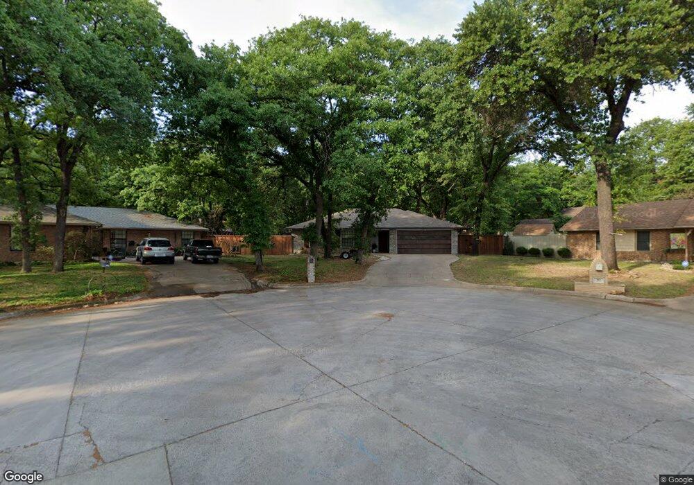 909 Elm Ct, Azle, TX 76020 - photo 1