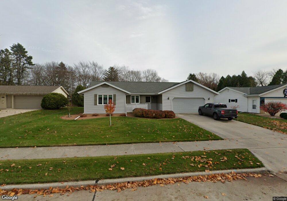 911 N 24th St, Manitowoc, WI 54220 - photo 1