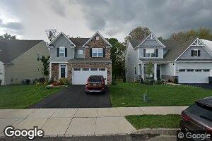 66 Oakwood Blvd, Hampton, NJ 08827