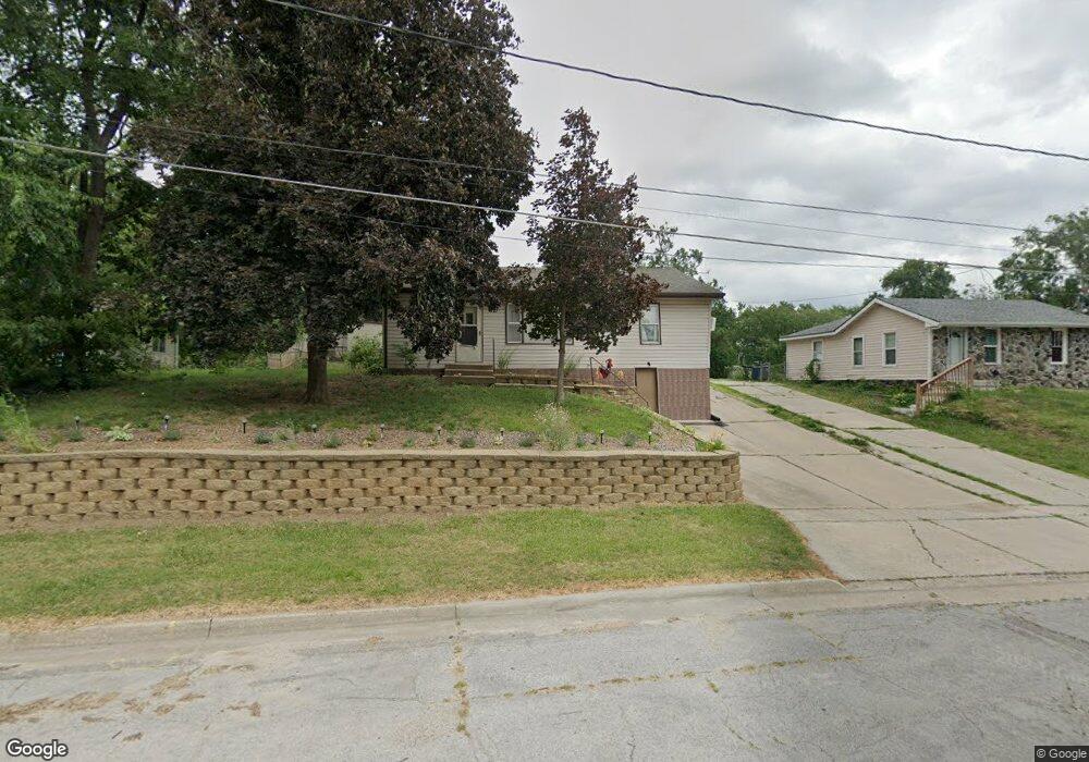 4121 SE 8th St, Des Moines, IA 50315 - photo 1