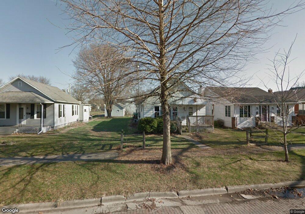 716 N Mclean St, Lincoln, IL 62656 - photo 1