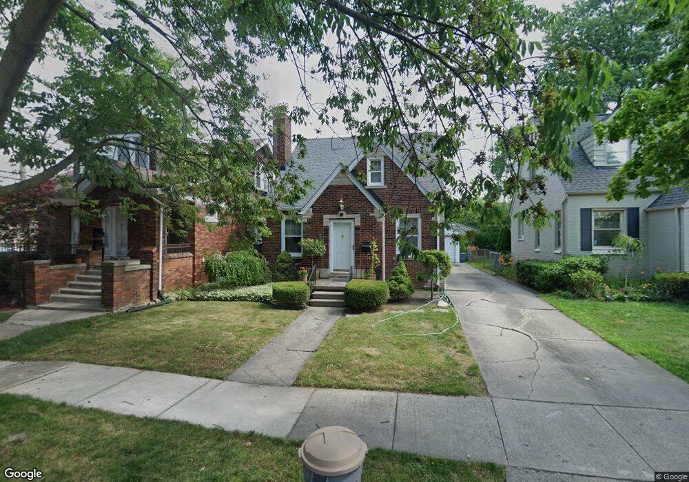 478 Touraine Rd, Grosse Pointe Farms, MI 48236 - photo 1