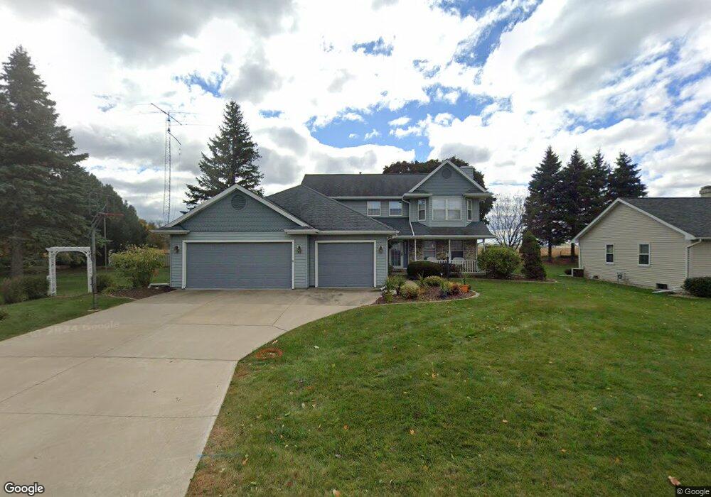 2113 W Twin Willows Dr, Appleton, WI 54914 - photo 1
