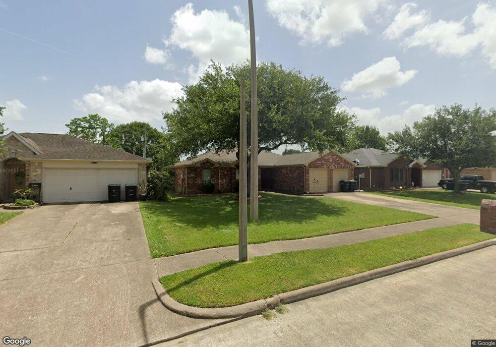 2893 Community Dr, Alvin, TX 77511 - photo 1