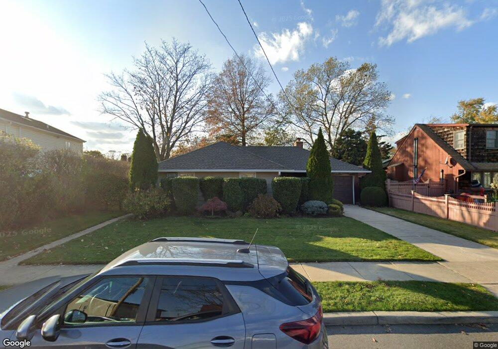 2734 Foxdale Ave, Oceanside, NY 11572 - photo 1