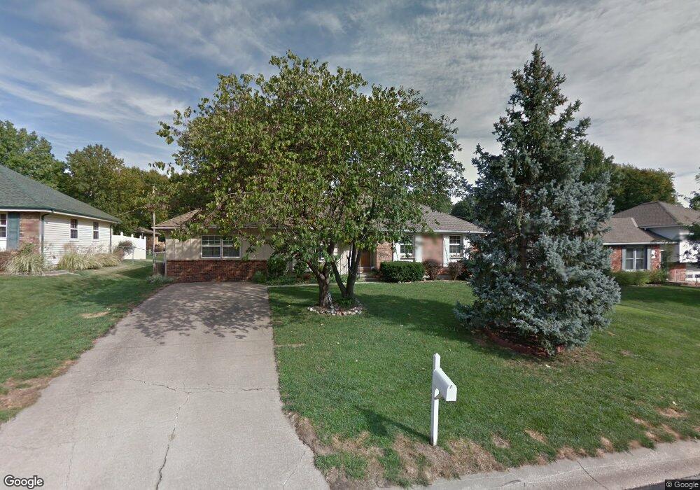 6115 Hauser Dr, Shawnee, KS 66216 - photo 1