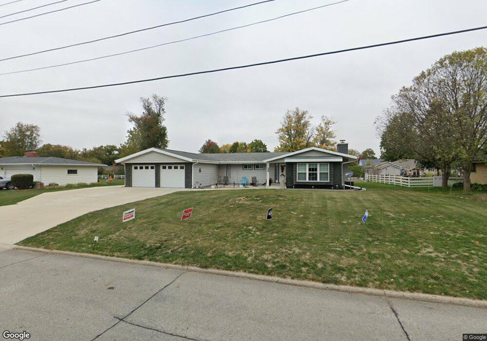 1008 S 13th Ave W, Newton, IA 50208 - photo 1