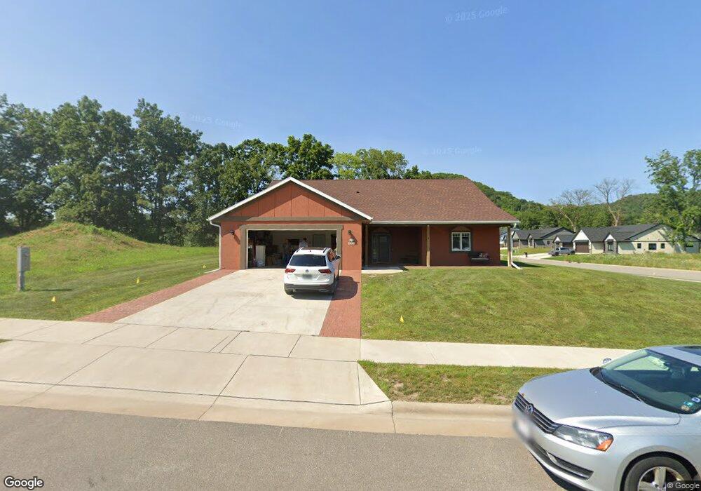 800 Bridle Ln, La Crescent, MN 55947 - photo 1