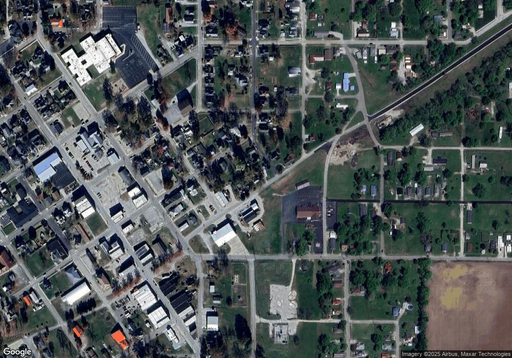 319 E 1st St, Bicknell, IN 47512 - photo 1