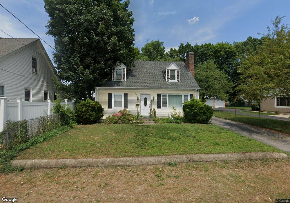186 Hunts Ave, Pawtucket, RI 02861 - photo 1