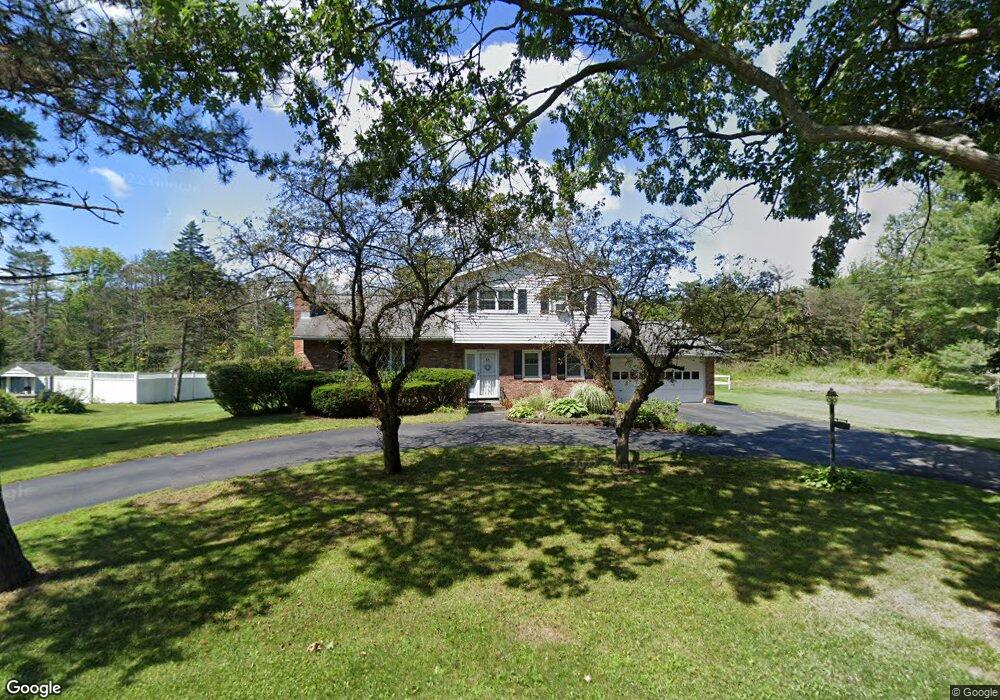 585 St Davids Ln, Schenectady, NY 12309 - photo 1