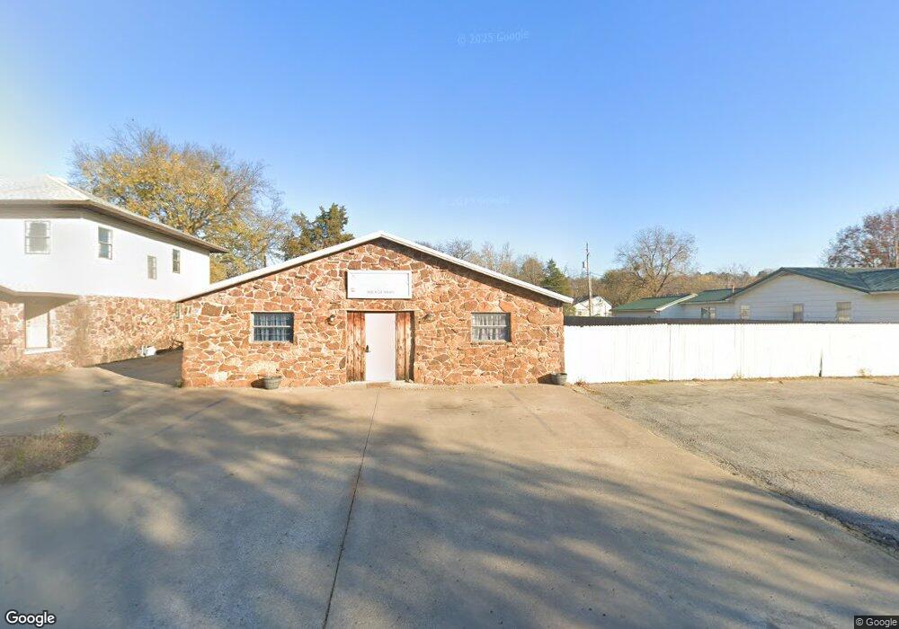 814 W Trudgeon St, Henryetta, OK 74437 - photo 1