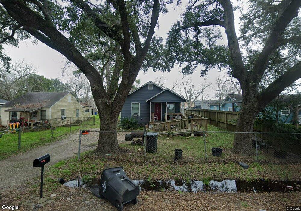 204 W Jordan St, Alvin, TX 77511 - photo 1