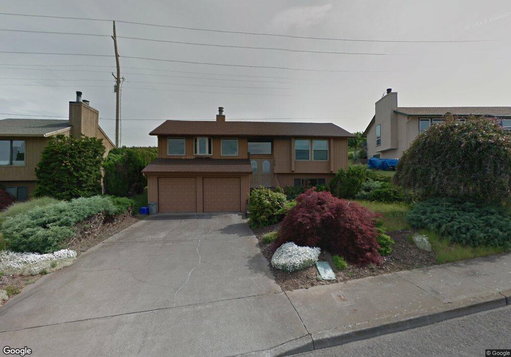 1418 E 21st St, the Dalles, OR 97058 - photo 1