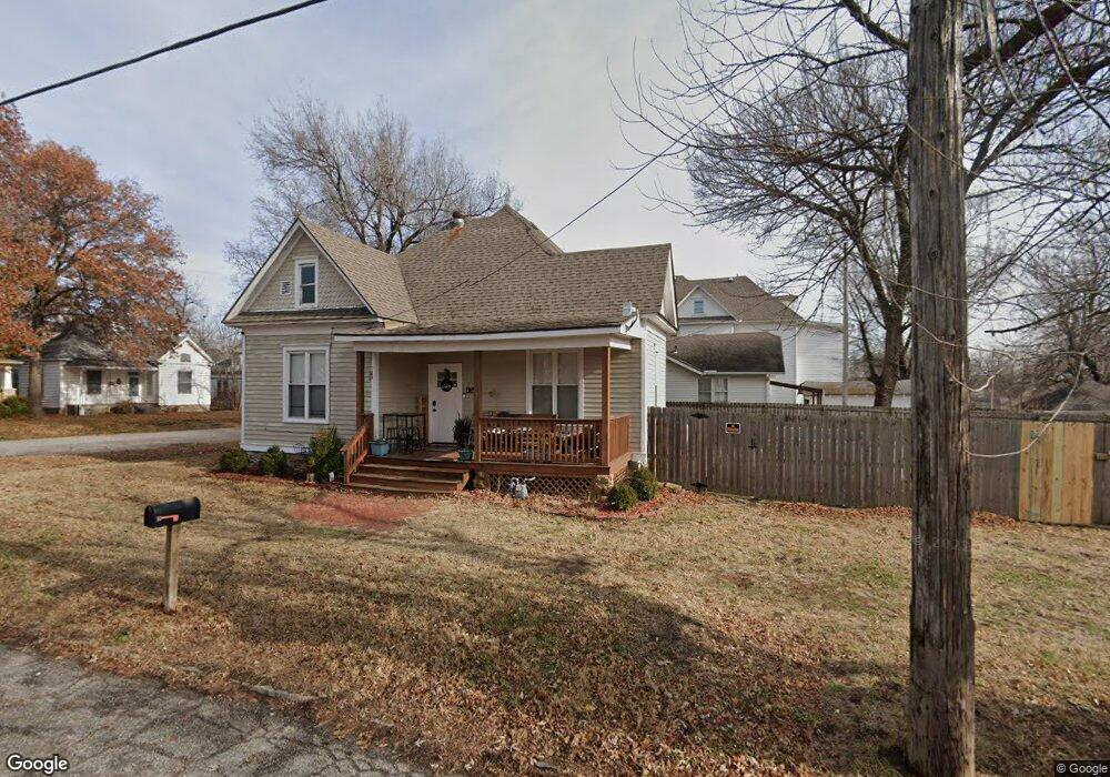 417 N 18th St, Parsons, KS 67357 - photo 1