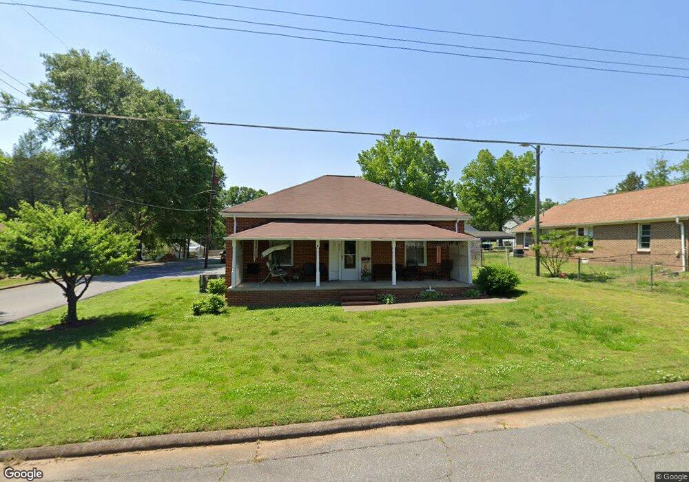 436 26th St SW, Hickory, NC 28602 - photo 1