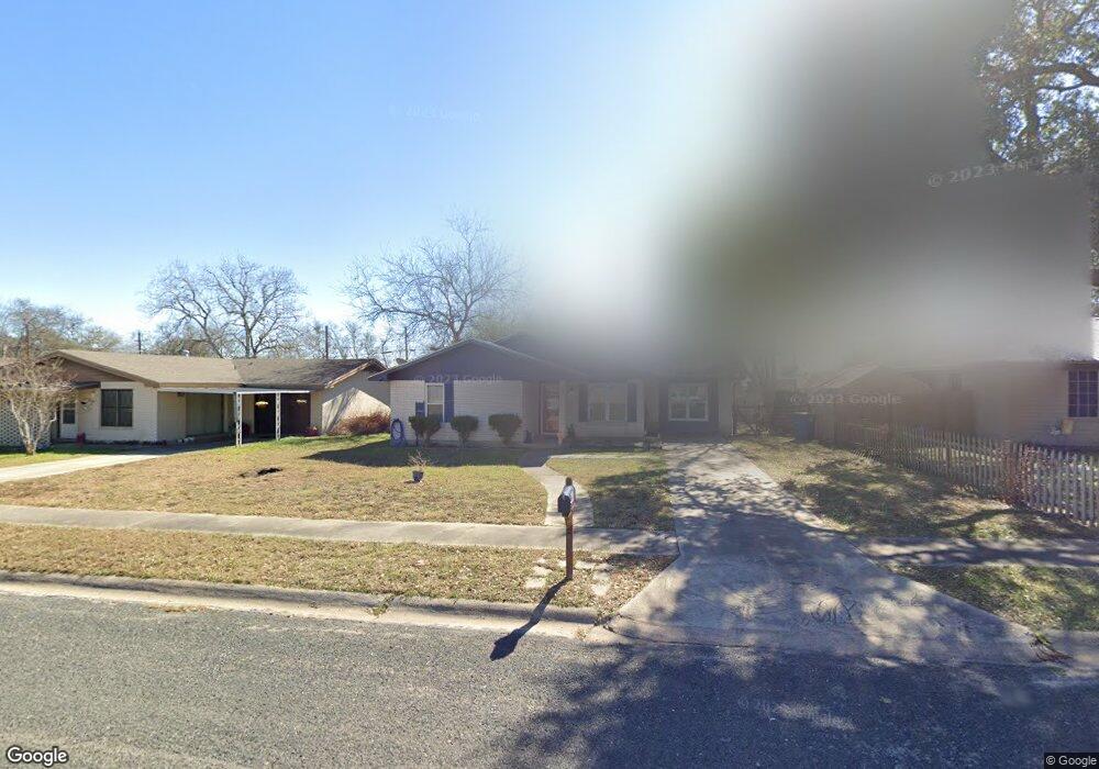 1410 Wren Ln, Beeville, TX 78102 - photo 1