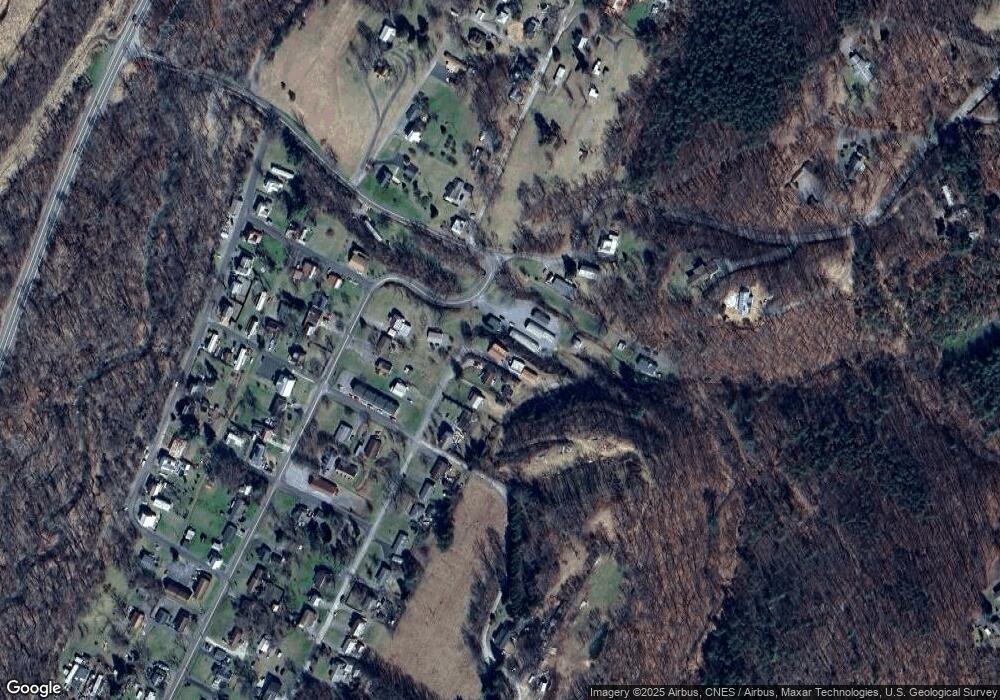 414 N Laurel Ave, Berkeley Springs, WV 25411 - photo 1