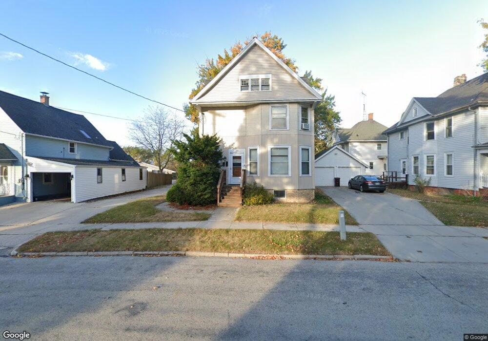 624 N 10th St, Manitowoc, WI 54220 - photo 1