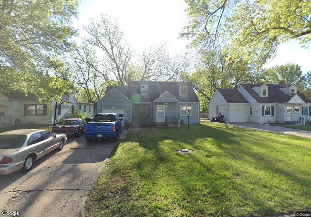 818 SW Randolph Ave, Topeka, KS 66606 - photo 1