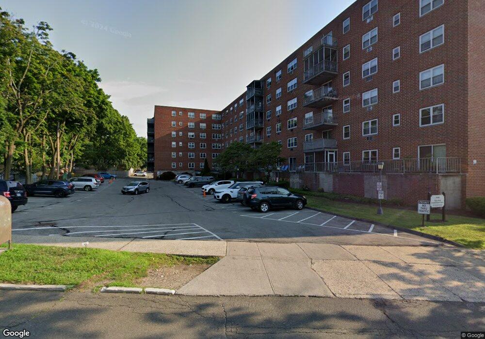 Hyde Park unit 1X, Stamford, CT 06907 - photo 1