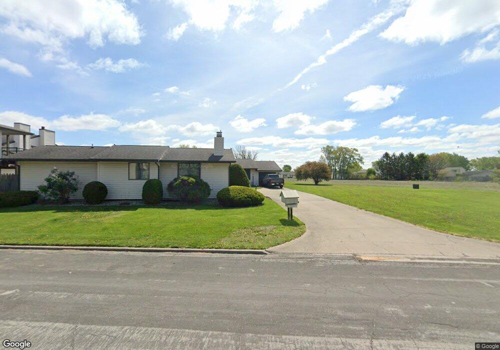 2320 Railsplitter Ave, Lincoln, IL 62656 - photo 1