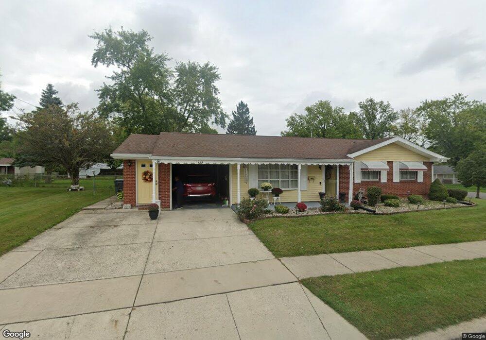 714 Mackenzie Dr, Lima, OH 45805 - photo 1