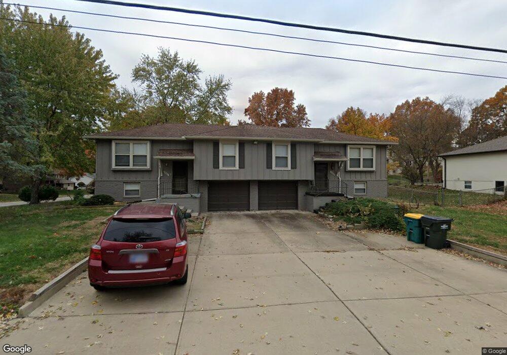 10901 W 49th St, Shawnee, KS 66203 - photo 1