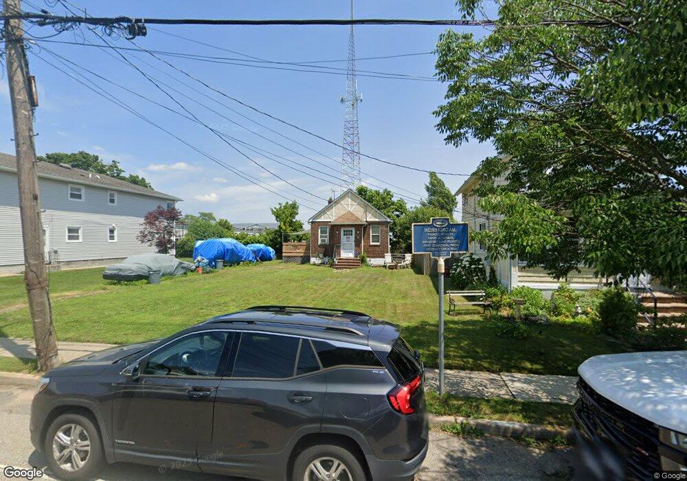 215 Bedell St unit house, Freeport, NY 11520 - photo 1