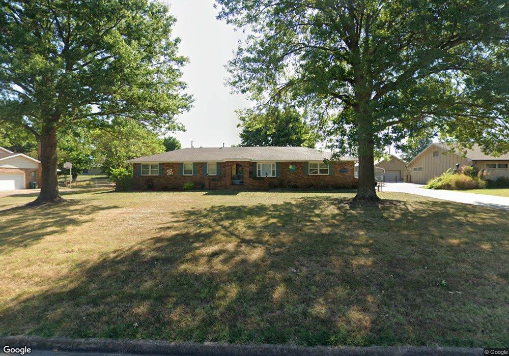 401 Crestview N A, Parsons, KS 67357 - photo 1