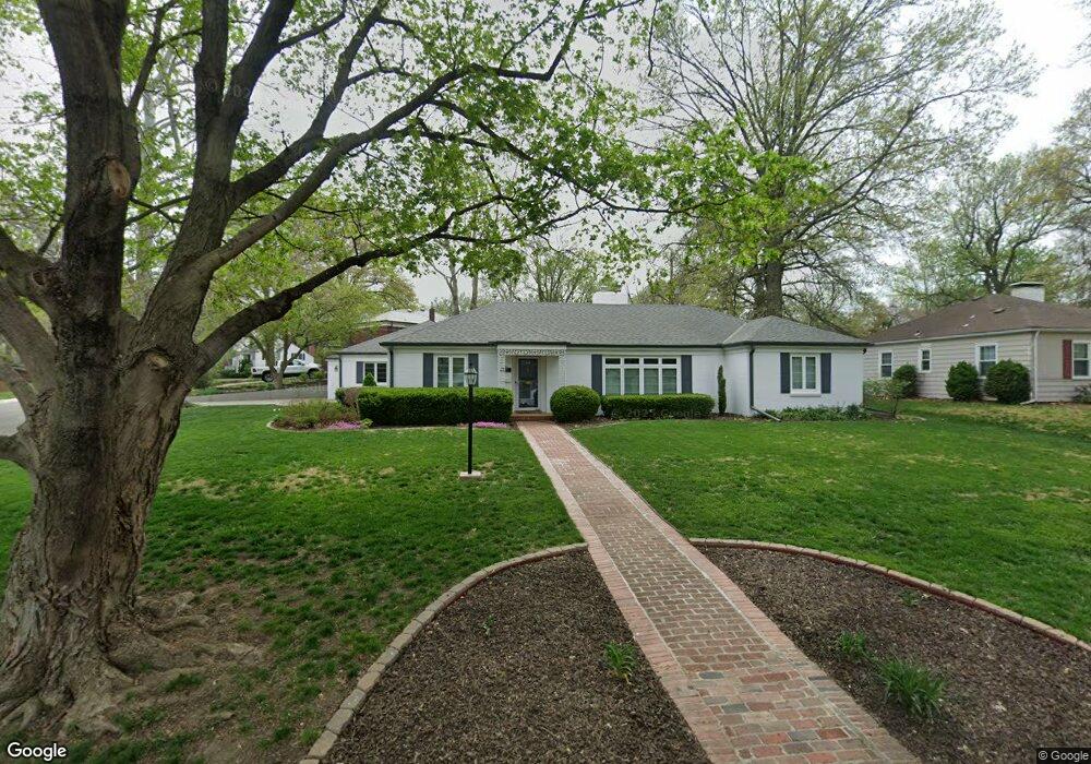 3601 SW Avalon Ln, Topeka, KS 66604 - photo 1