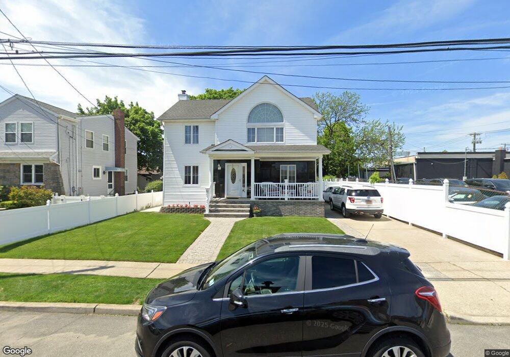 14 Ribbon St, Franklin Square, NY 11010 - photo 1