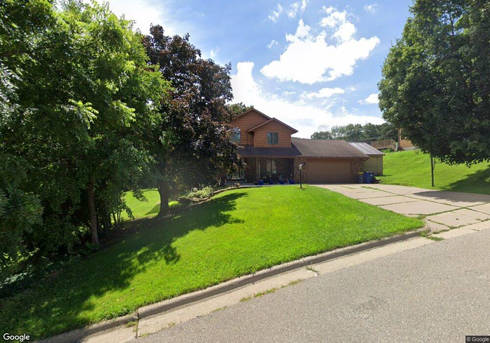 527 Jonathan Ln, La Crescent, MN 55947 - photo 1