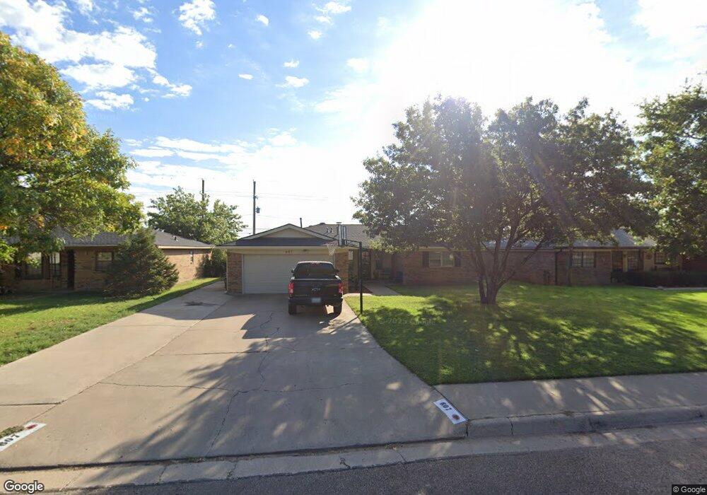 607 Melinda Ln, Dumas, TX 79029 - photo 1