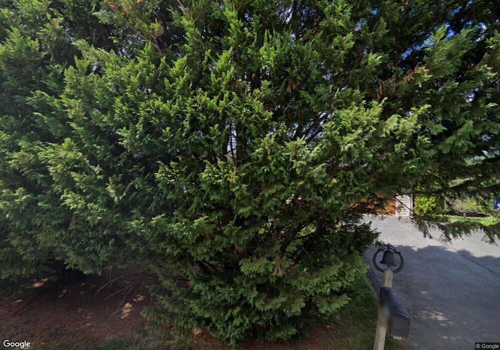 189 Fairview Dr, Berkeley Springs, WV 25411 - photo 1